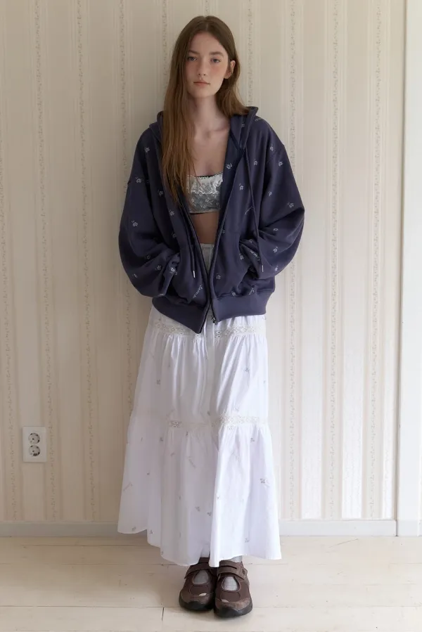 Silvery Full Skirt White (4th)