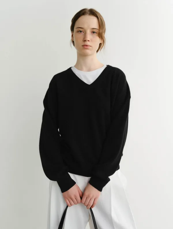 Rode Cashmere V Neck Pullover (Black)