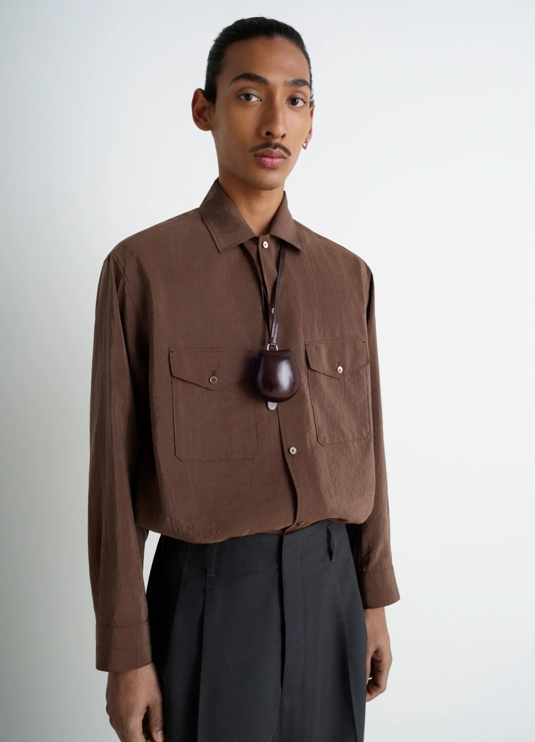 르메르 CARLOS CASTANET COIN PURSE NECKLACE IN LEATHER 상품 이미지 2