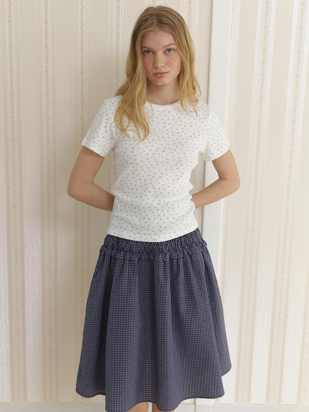 어몽 A COTTON FLOWER T-SHIRT_IVORY 상품 이미지 1