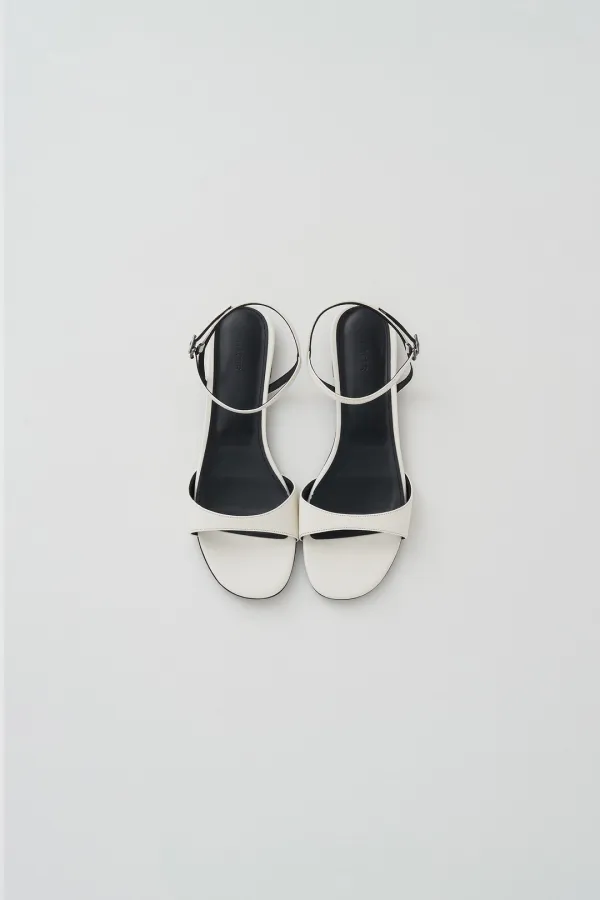 [Exclusive] Clare Strap Sandals