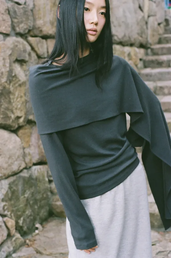 Wool Stretch Muffler T-Shirt (Ivory / Light Beige / Dark Gray)