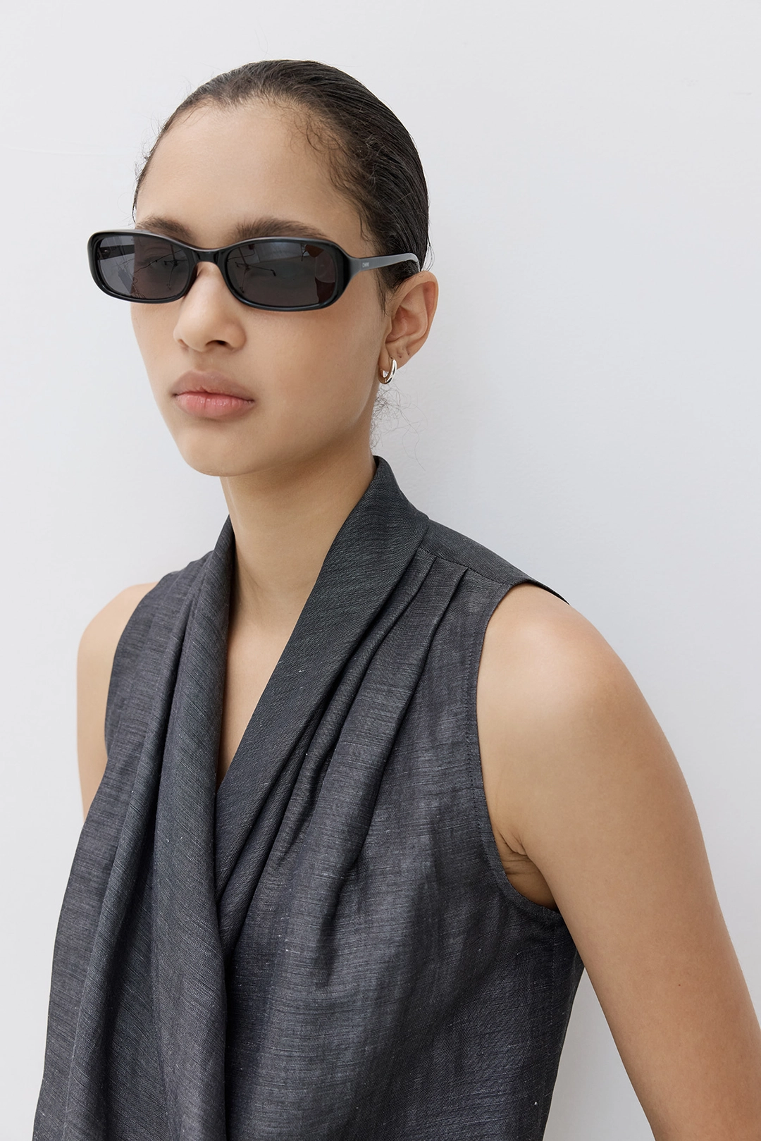 알투더블유 Helman cowl neck sleeveless BL 상품 이미지 1