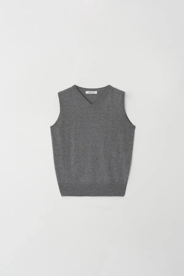 Low V-neck Sleeveless