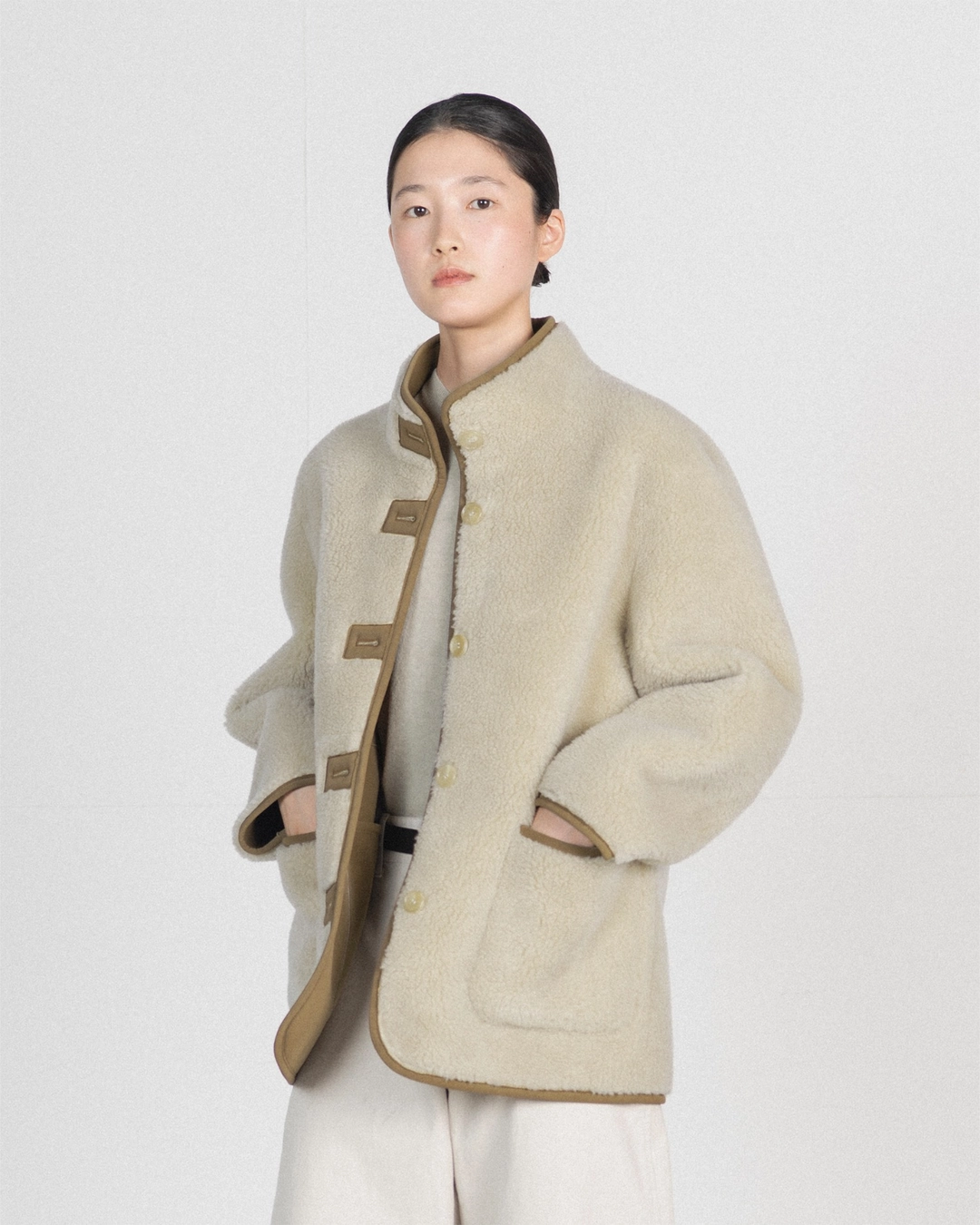 브라운야드 W Reversible Shearling Jacket, Beige 상품 이미지 2
