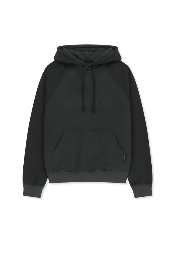 COLOR BLOCK LOGO HOODY TOP IN BLACK