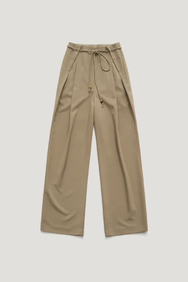 VIENNA STRING SLACKS_AMOND BEIGE / ₩164,000