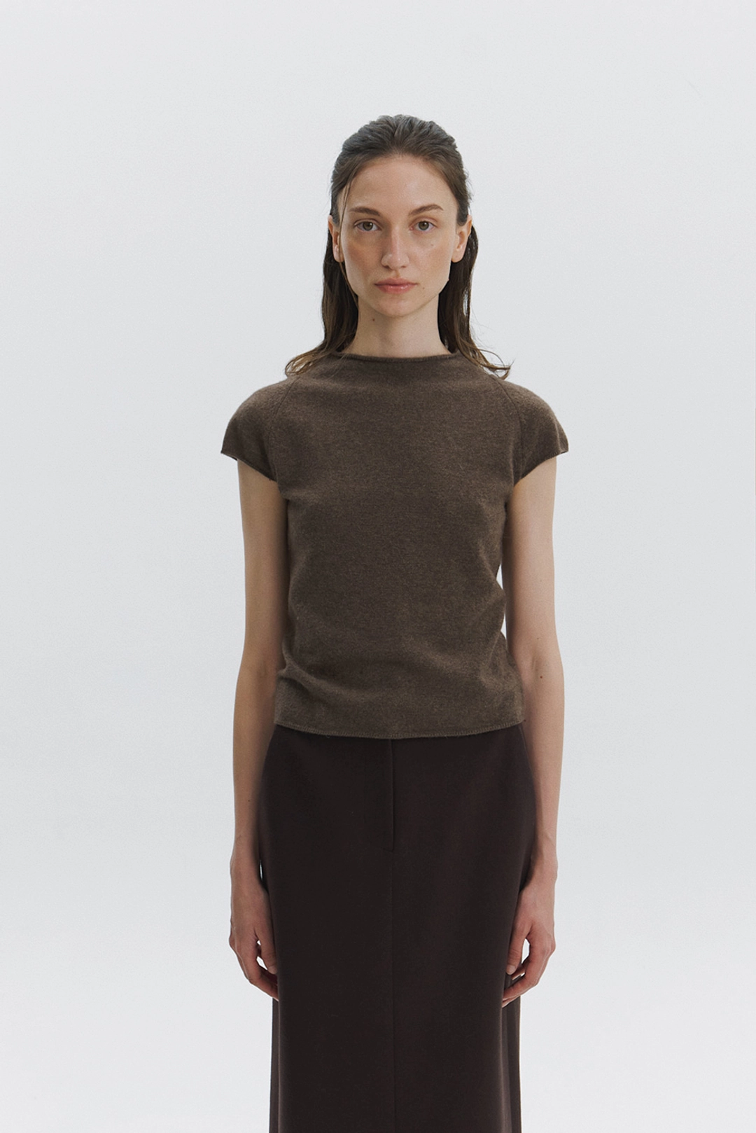 엘오61 [2ND] Alpaca Mock Neck Top in Brown 상품 이미지 2