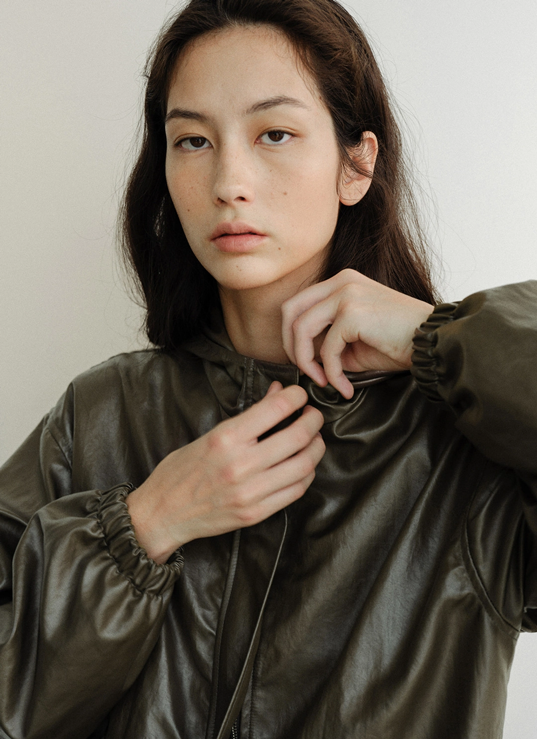르닐 Morgan Hooded Leather Jumper (Khaki) 상품 이미지 3