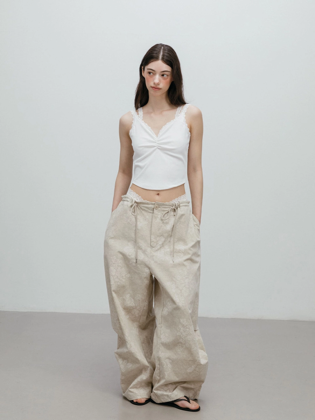 모이페어 DOUBLE LACE SLEEVELESS / WHITE 상품 이미지 3