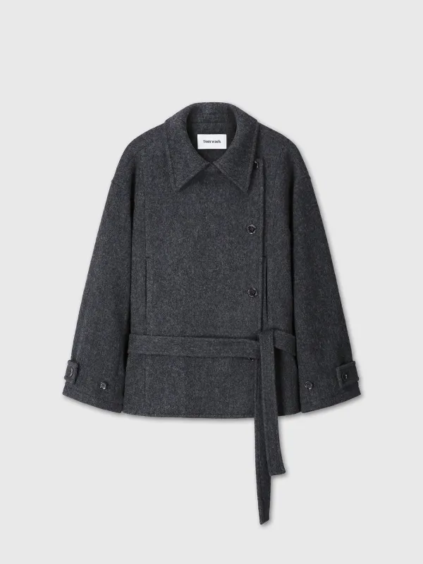 (2026/09/16 12:00 Open) (W) WOOL ASYMMETRICAL SHORT COAT_ ANTHRACITE