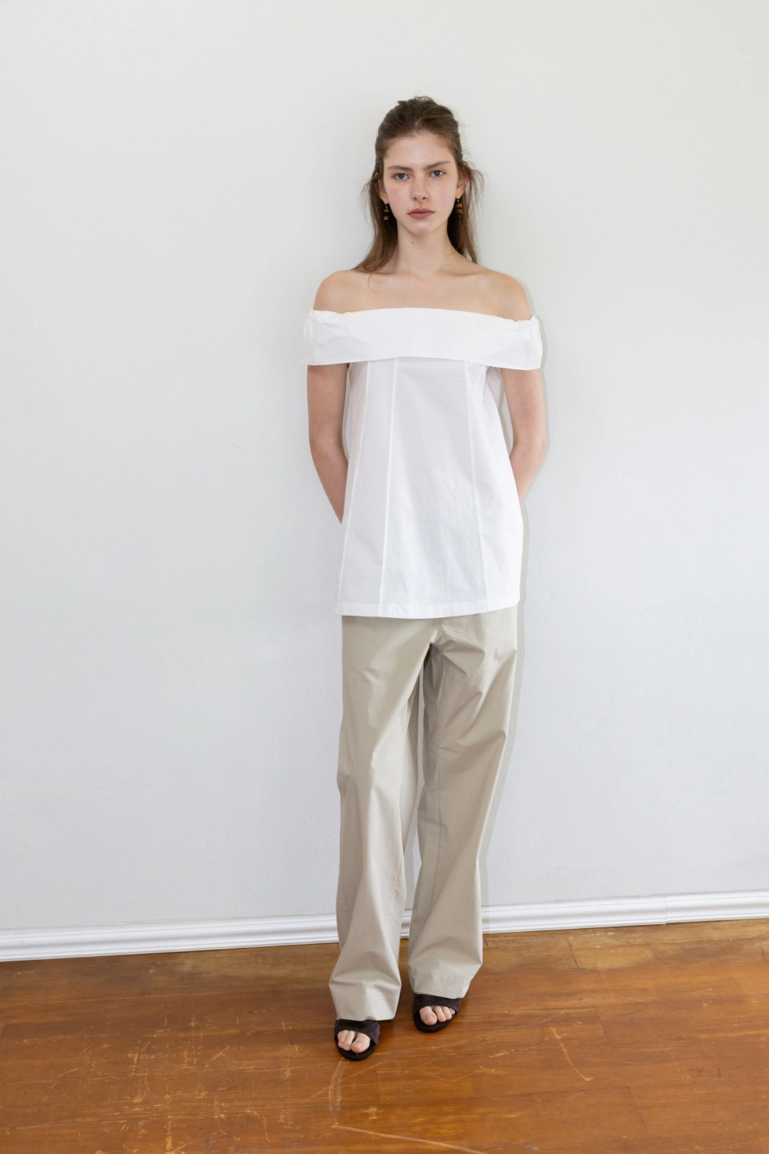 더릴 [2nd] Ruffle Shoulder Blouse_Ivory 상품 이미지 1