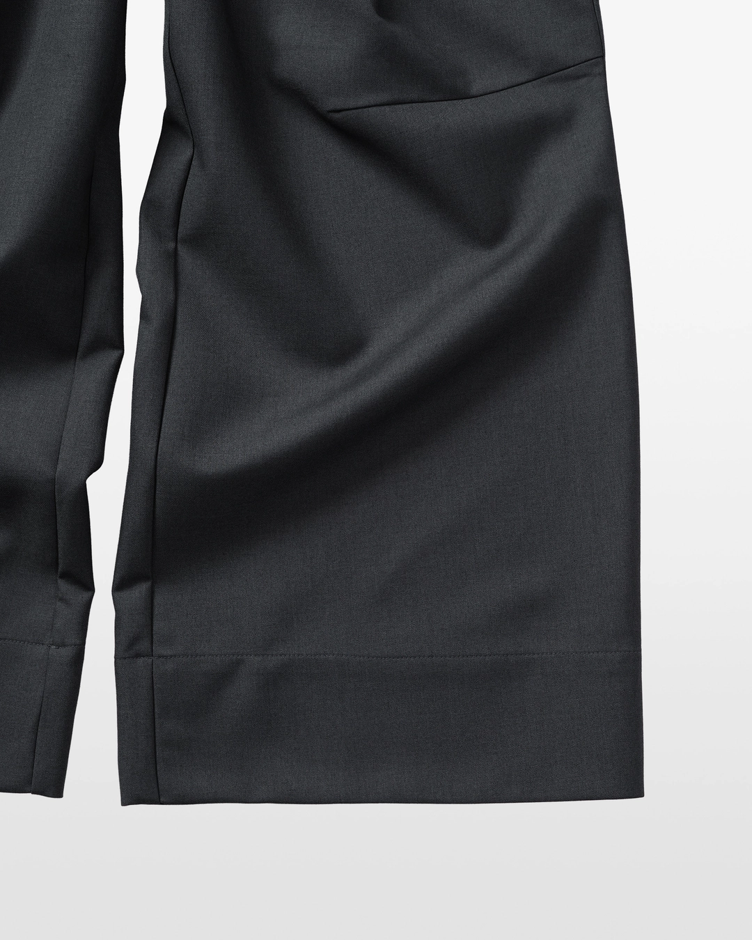 킴서울 STRUCTURED PINTUCK SLACKS (CHARCOAL) 상품 이미지 3