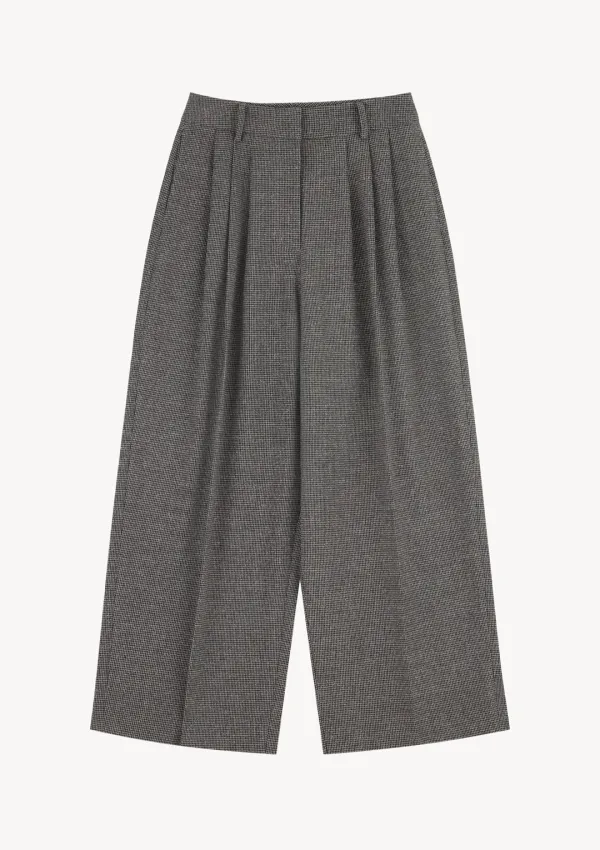 Sleek Pintuck Wool Slacks in Houndstooth Black