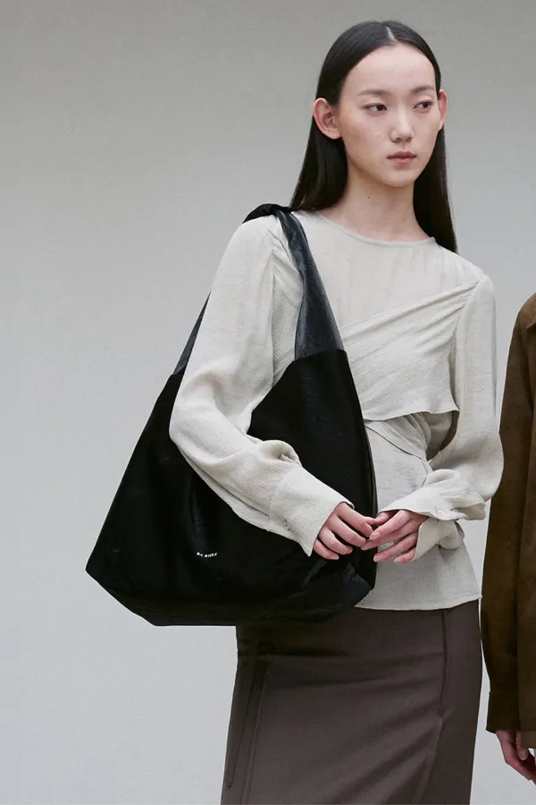 LEATHER SHOPPER BAG BLACK
