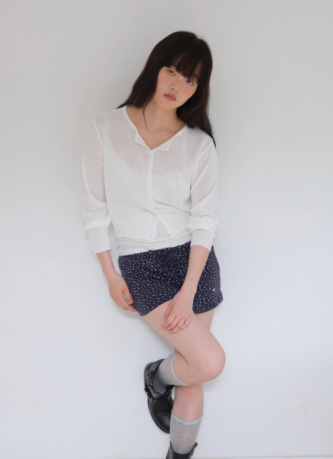 온무드 USE SOFT PATTERN SHORTS - NAVY FLOWER 상품 이미지 2