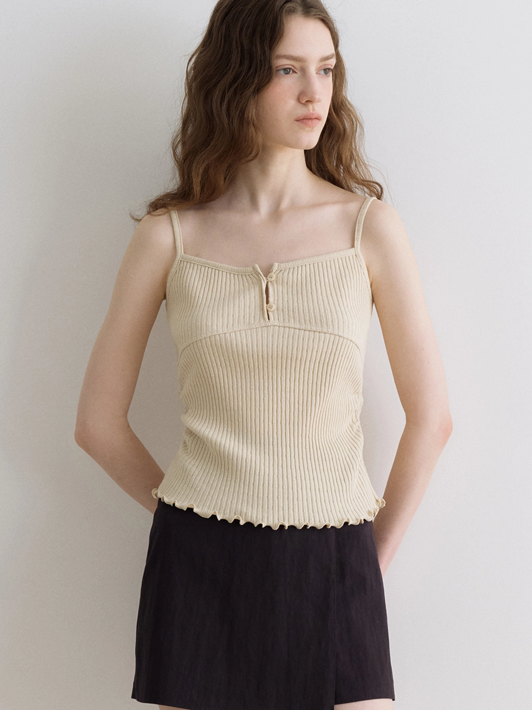 아워코모스 comos 1706 button point sleeveless T-shirt (cream yellow) 상품 이미지 1