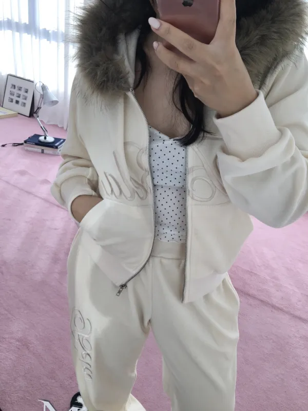 [아이브 가을 착용] Bella Fur Velour Hoodie Zip-Up Oatmeal