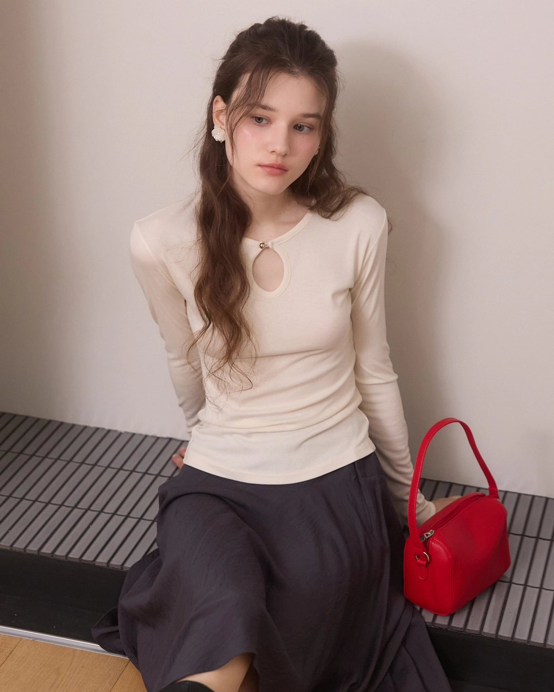 어다울 Silver ball button slim fit t shirts - 3color 상품 이미지 2
