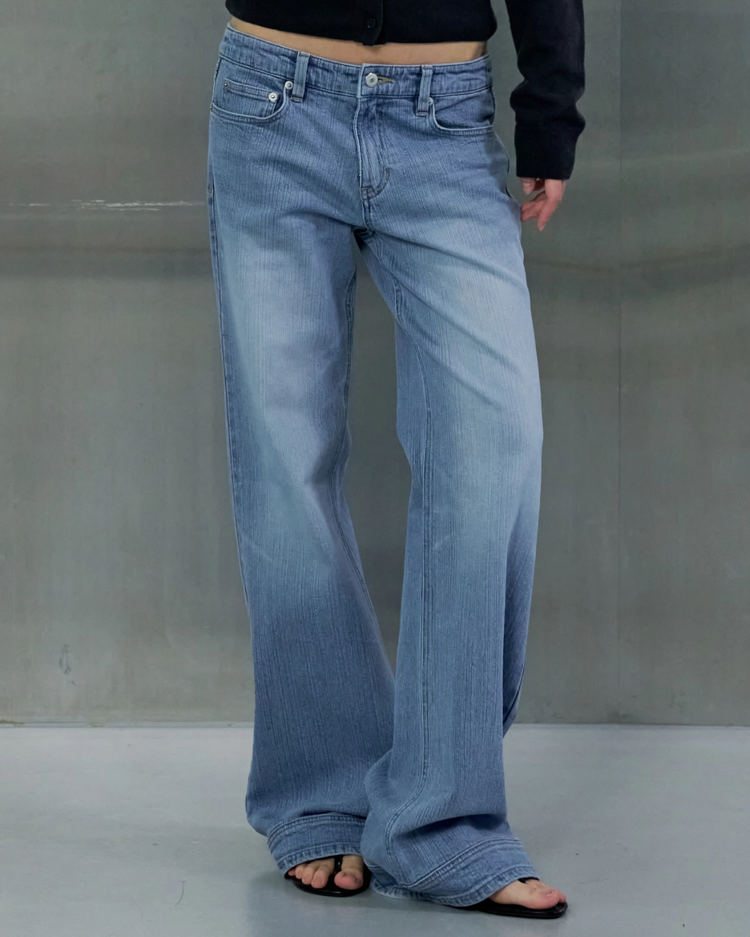 오데스 [9/18 예약 출고] ZOEY BOOTCUT JEANS - ICE BLUE 상품 이미지 1