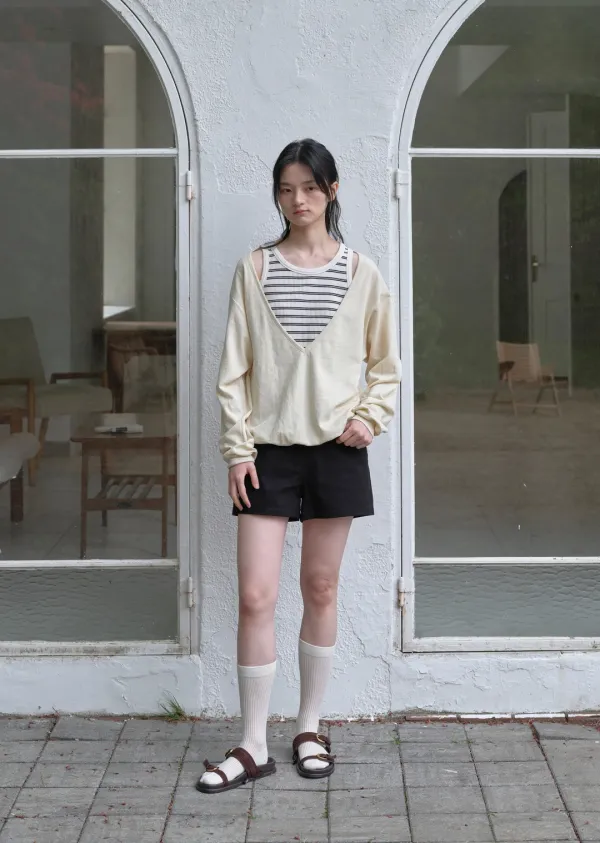 DEEP V-NECK SWEATSHIRT (butter yellow)