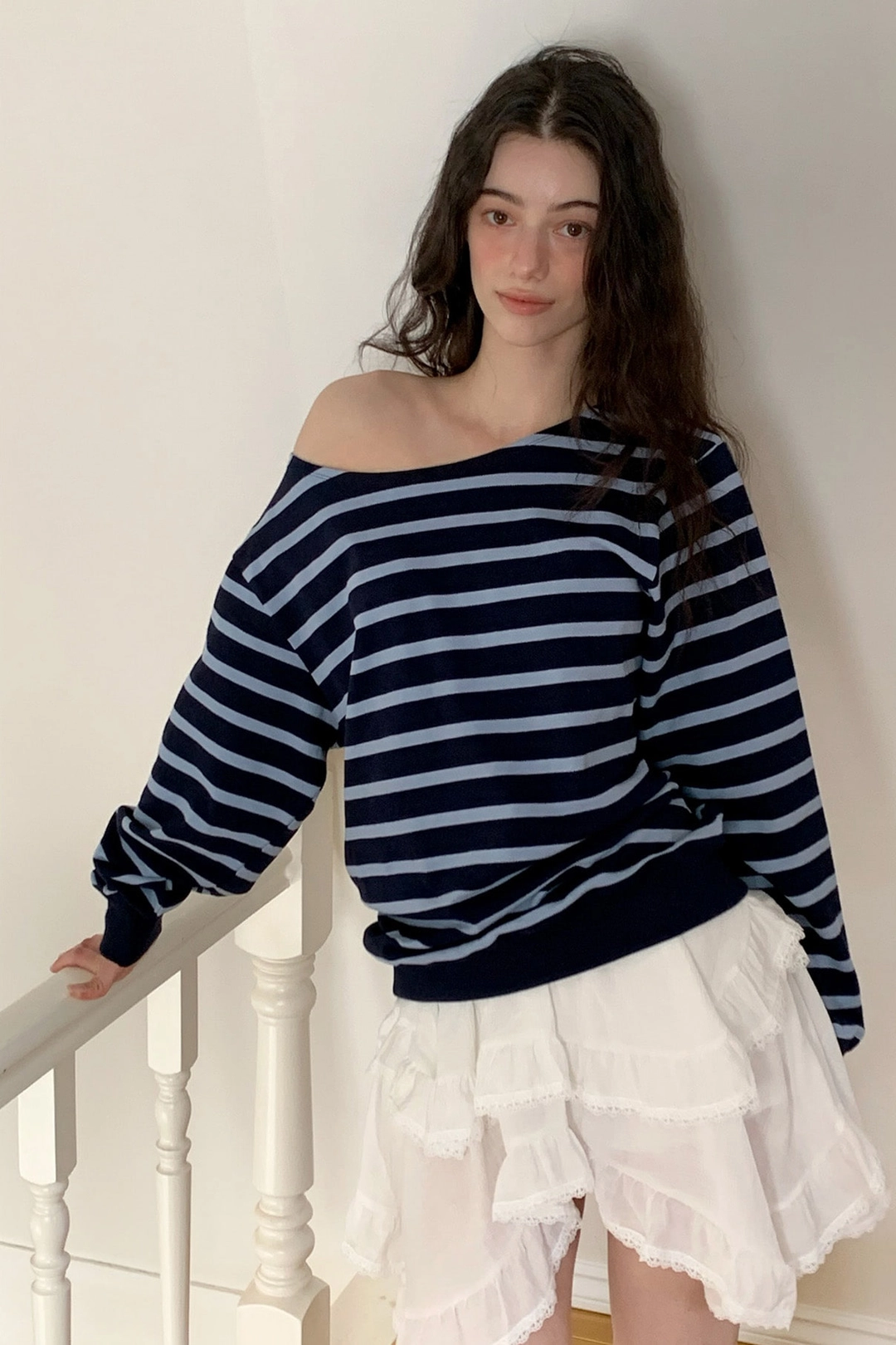 리리수 Village Sweatshirts / Blue 상품 이미지 3