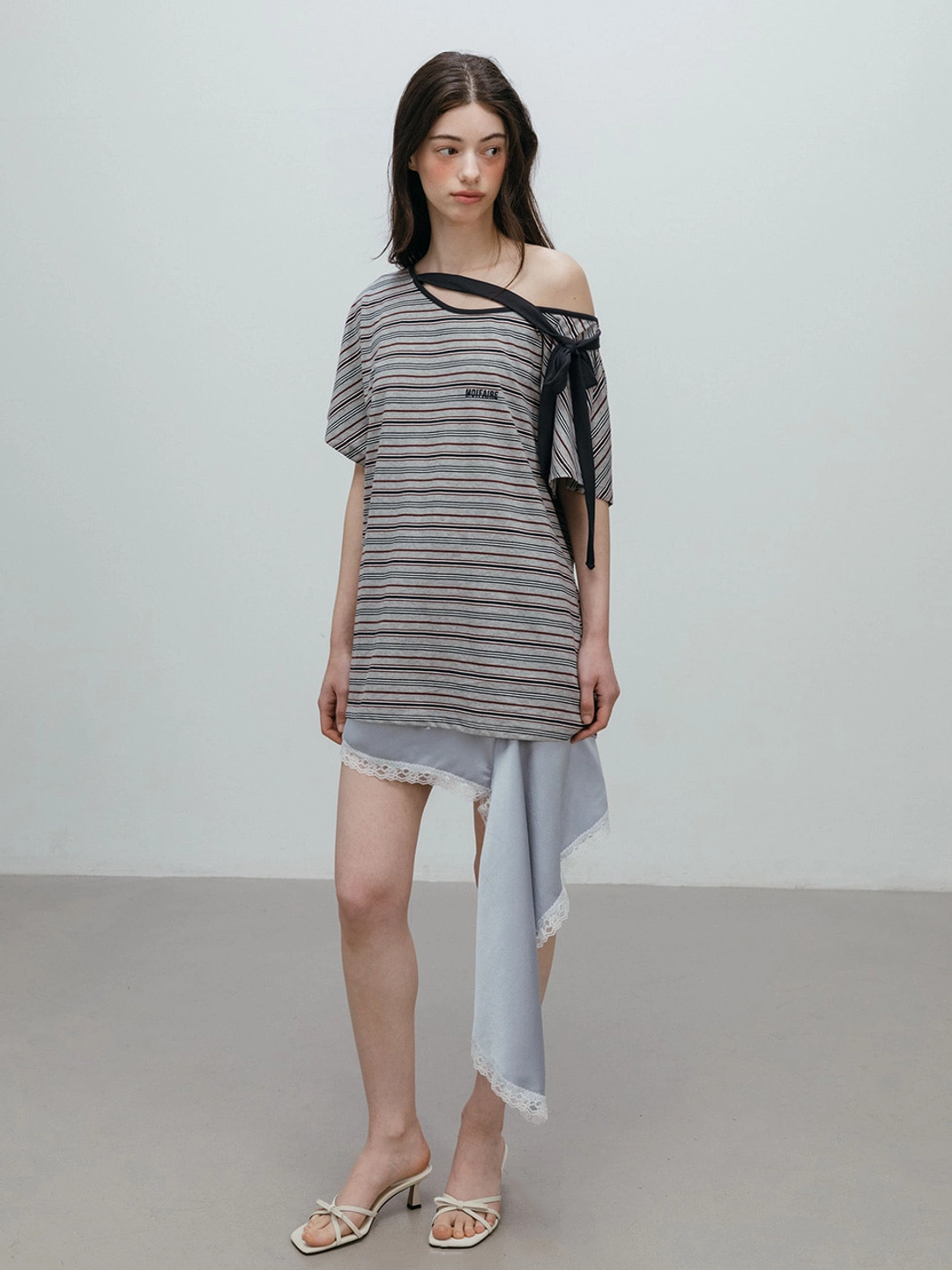 모이페어 STRIPED RIBBON T-SHIRT / GREY 상품 이미지 3
