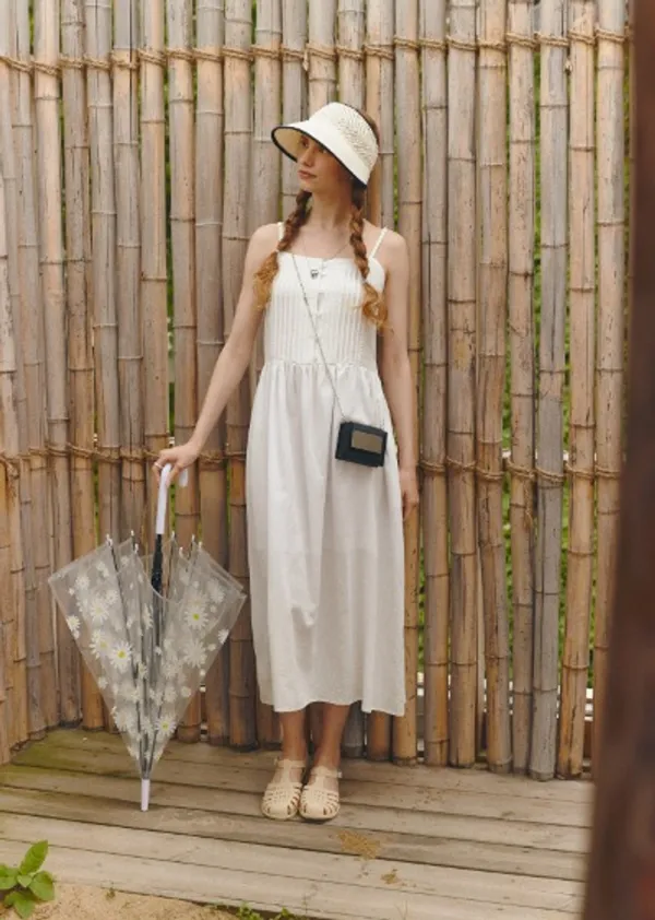 PINTUCK SLEEVELESS DRESS (off white) [권유리, 드림캐쳐 가현 착용]