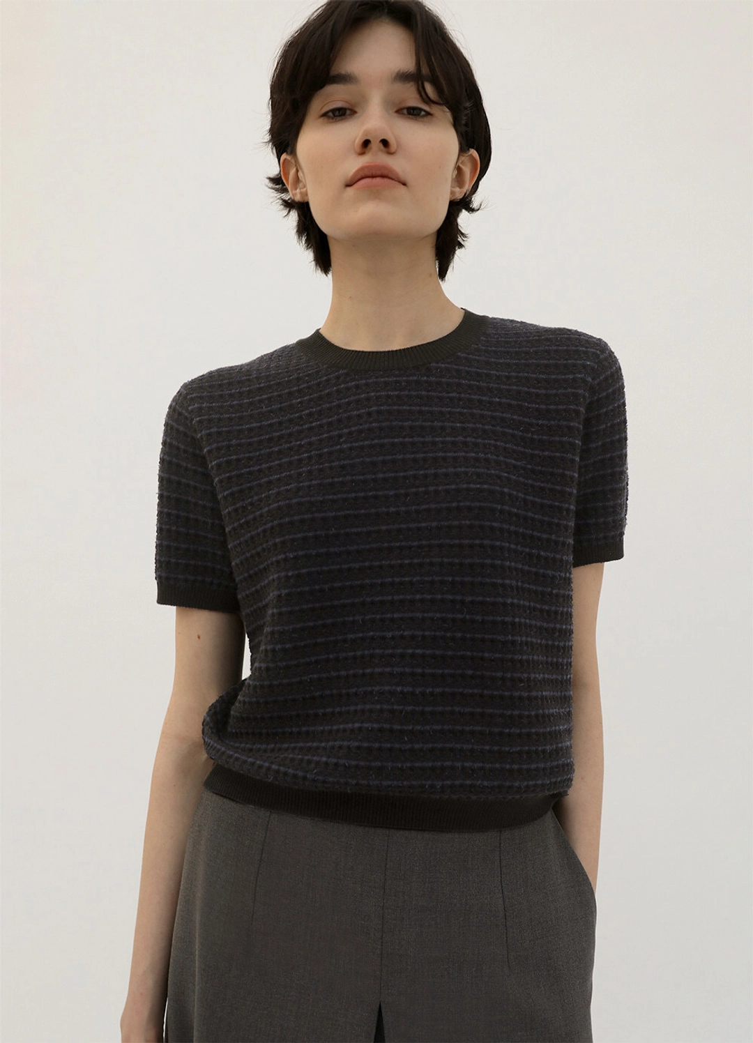 르바 Eyelet Jacquard Half Sleeve Knit - Black 상품 이미지 2