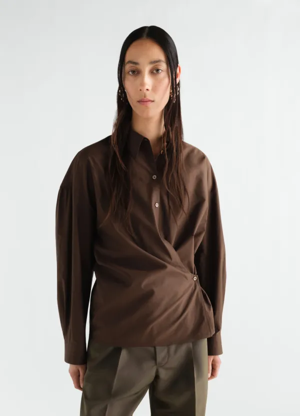 STRAIGHT COLLAR TWISTED SHIRT
