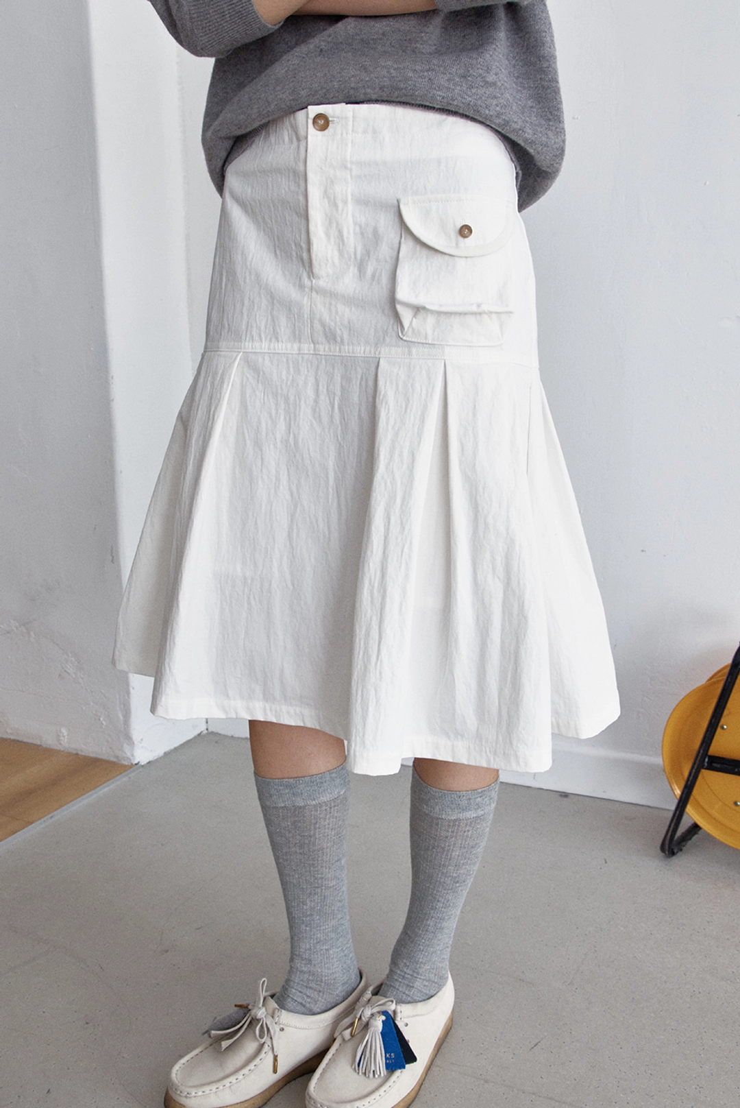 브렌다 브렌든 pocket pleats skirt - cream 상품 이미지 1