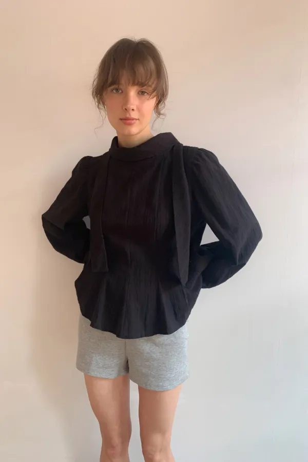 (시즌오프) Lea Blouse / Black