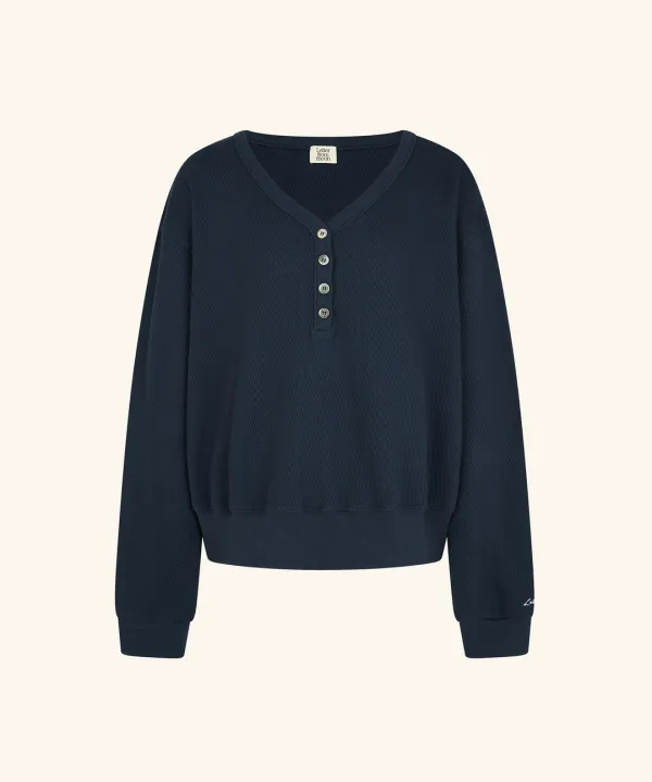 [6/4 순차배송] Letters V-Neck Waffle Sweatshirt (Navy)