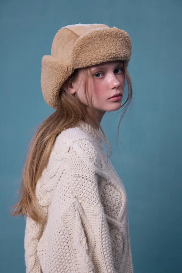 MUSTANG FUR TRAPPER (CAMEL BEIGE)