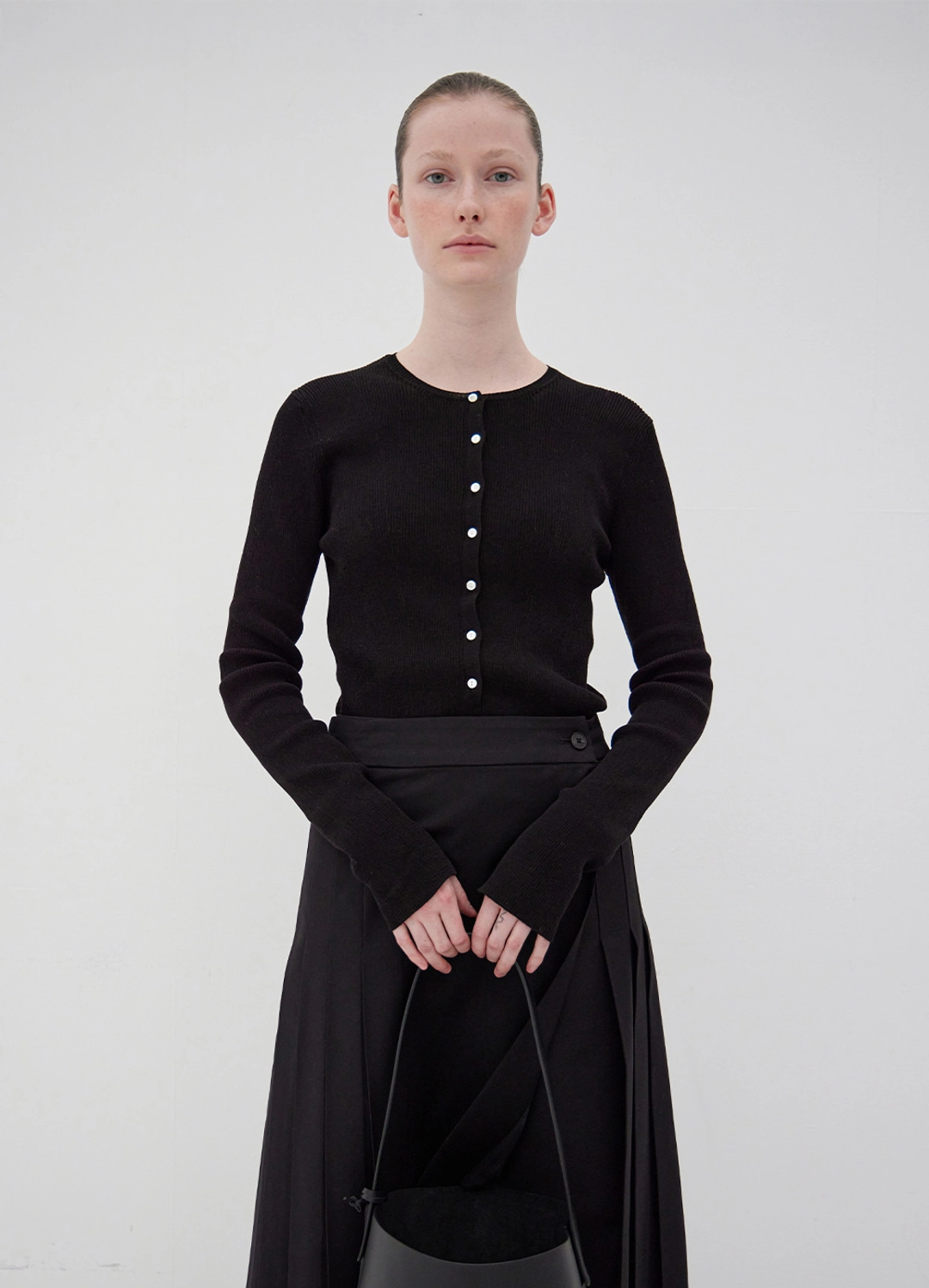 르바 Light Slim Knit Cardigan - Black 상품 이미지 2