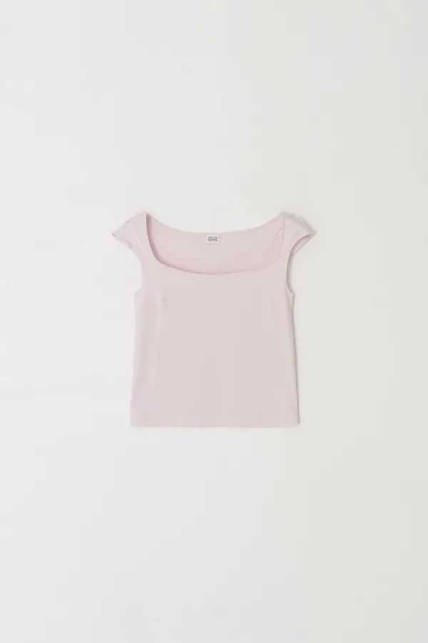 Squared Neck T-shirt (pink)