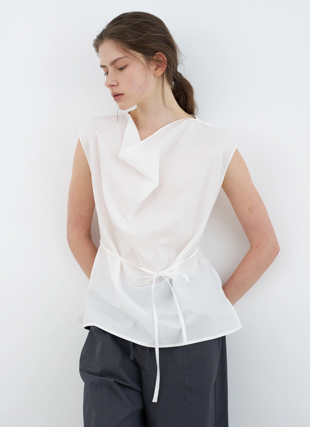 르닐 Rene Cowl Neck Blouse (Ivory) 상품 이미지 1