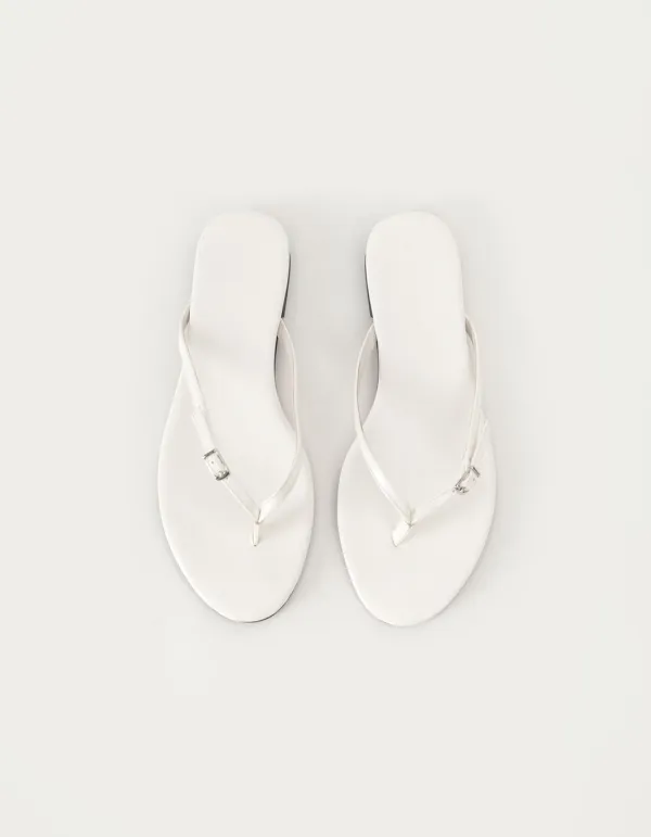 6.12 출고 Slim Buckle Flip-Flops - Ivory