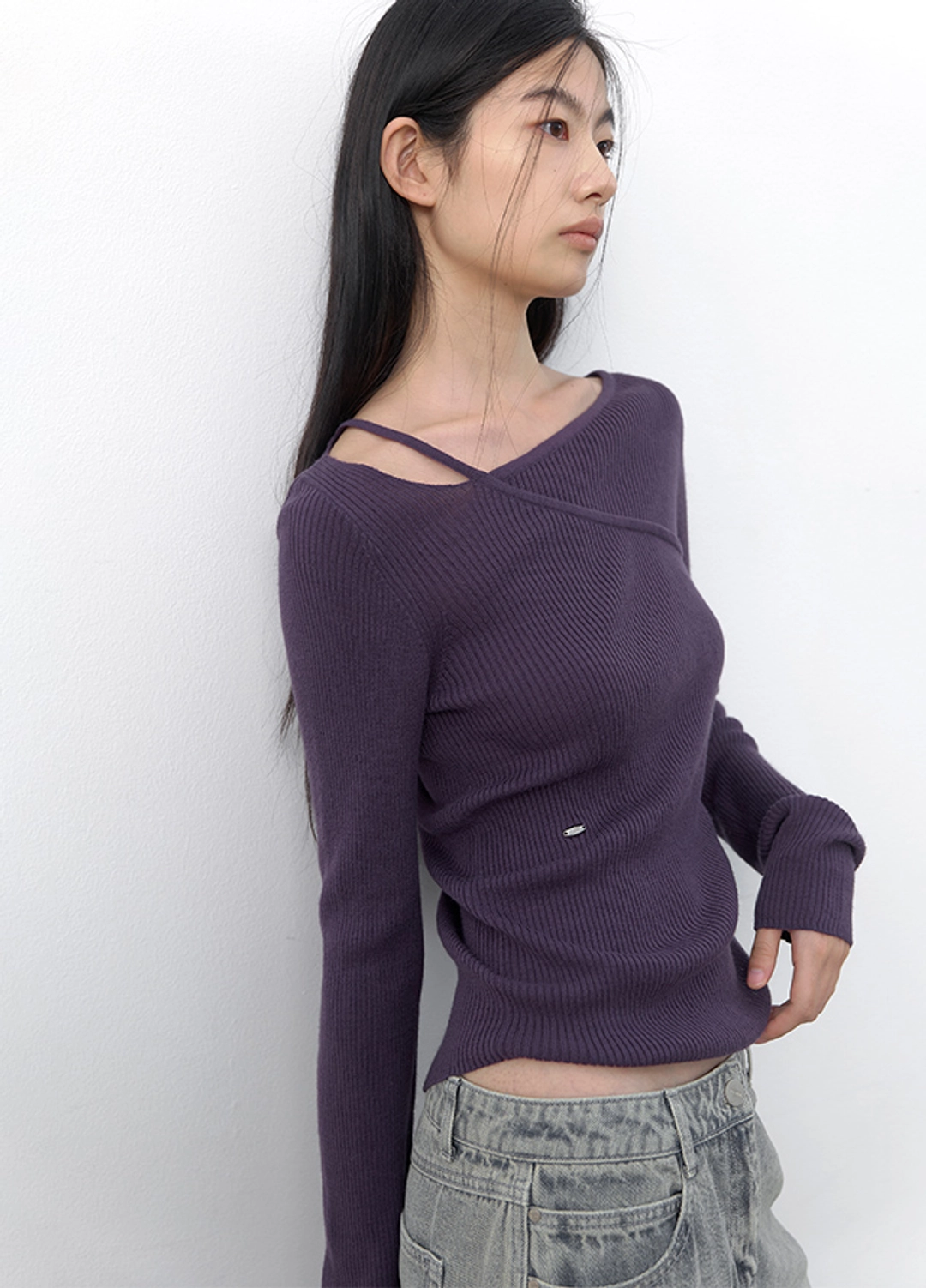 아뜰리에 나인 (T-7299)ASYMMETRY CUT-OUT SLIM KNIT 상품 이미지 2