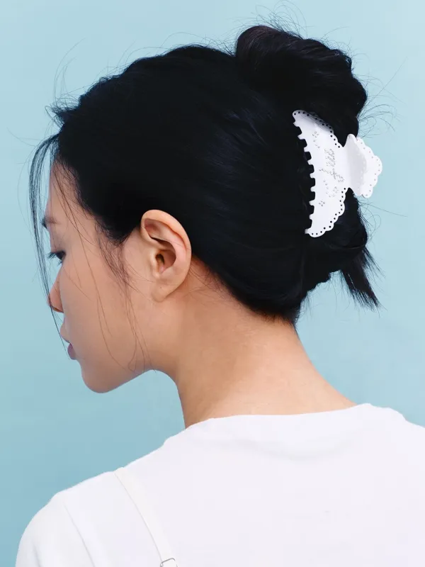 EYELET HOTFIX HAIR CLAW (IVORY)