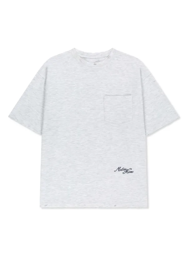 CALLIGRAPHY BACK LOGO POCKET TOP IN LIGHT GREY