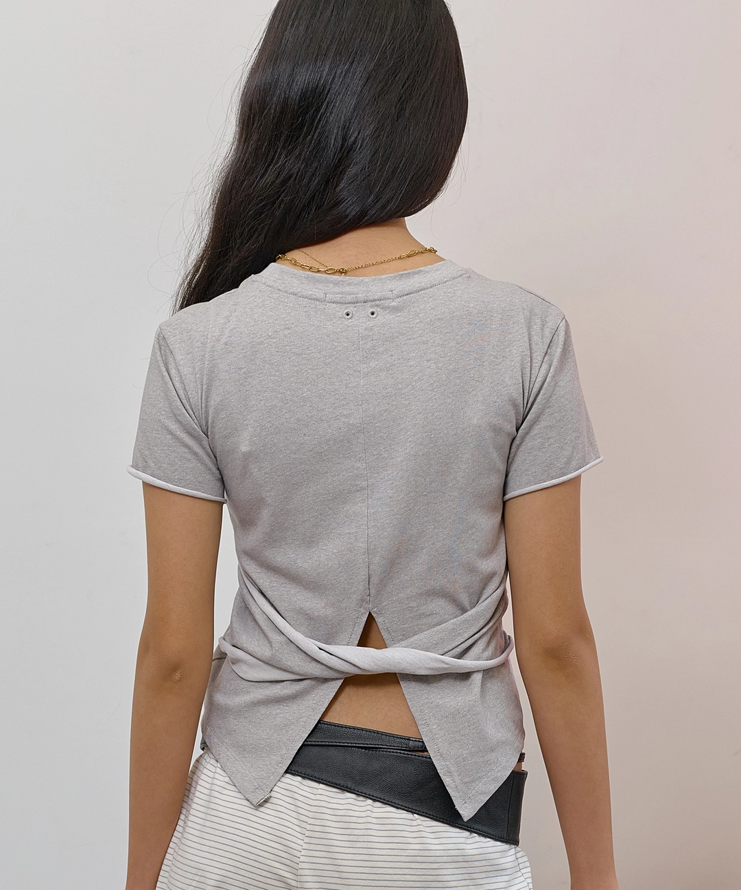 비터셀즈 Twist Back Slit Pigment Tee-Grey 상품 이미지 2