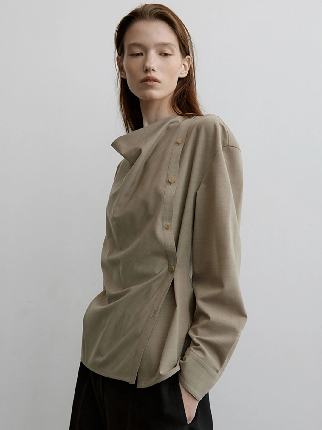 오떼뜨 MUTED COWL BUTTON BLOUSE_2COLOR 상품 이미지 3