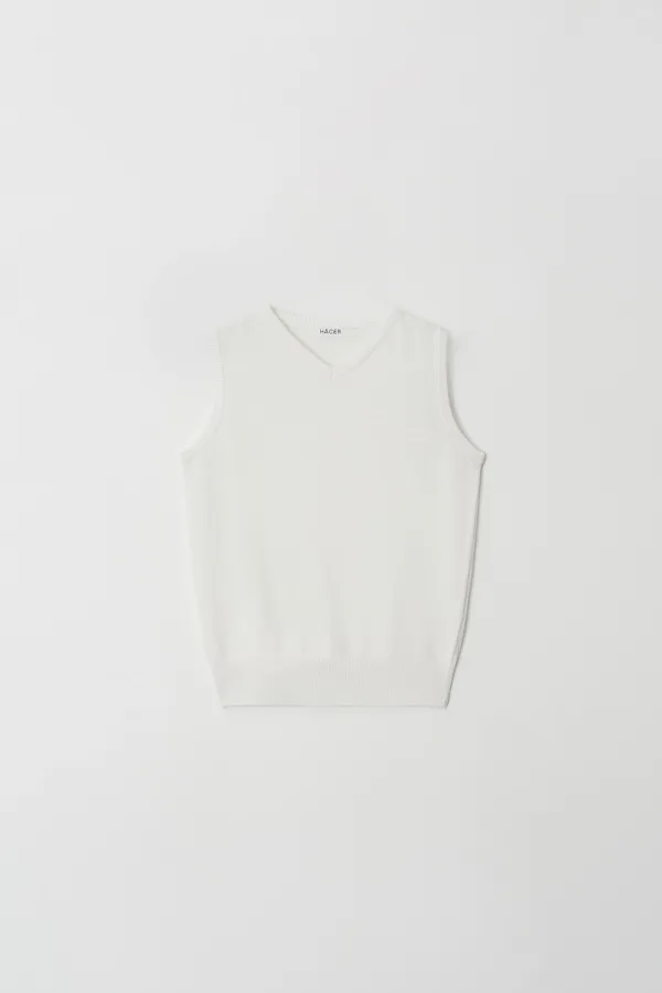 Low V-neck Sleeveless
