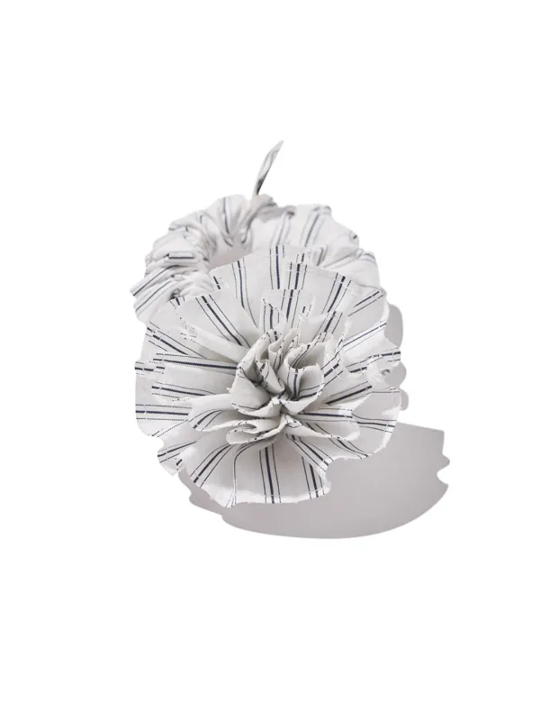[사나 착용][2차] Stripe Corsage Scrunchie Off-White Stripe