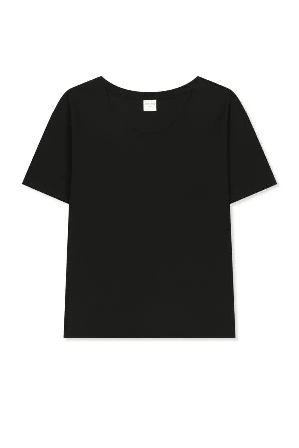 LABEL POINT U NECK TOP IN BLACK