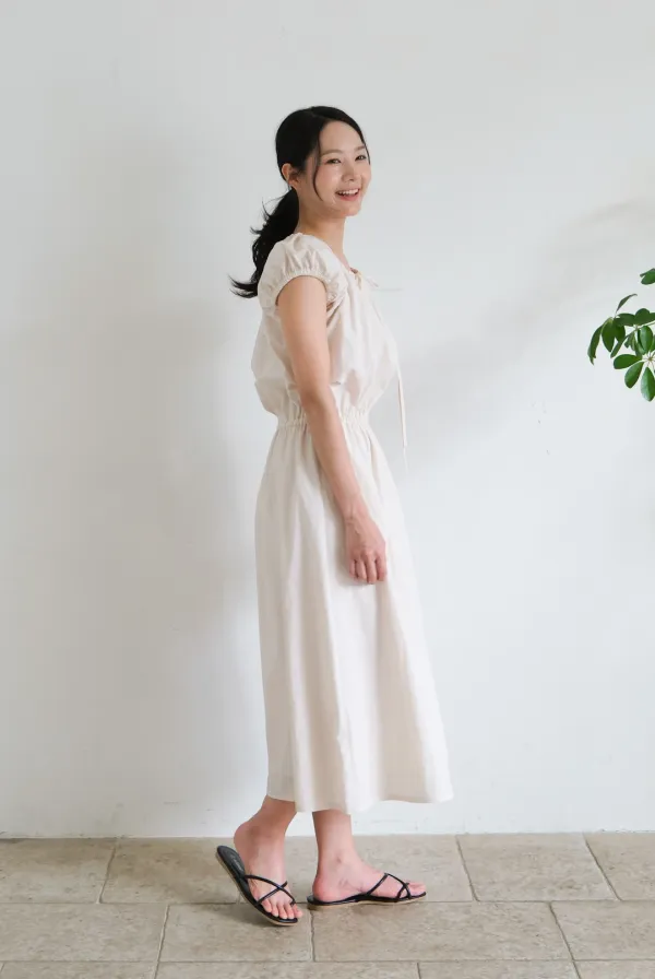 Mellow Shirring Dress (Light Beige)