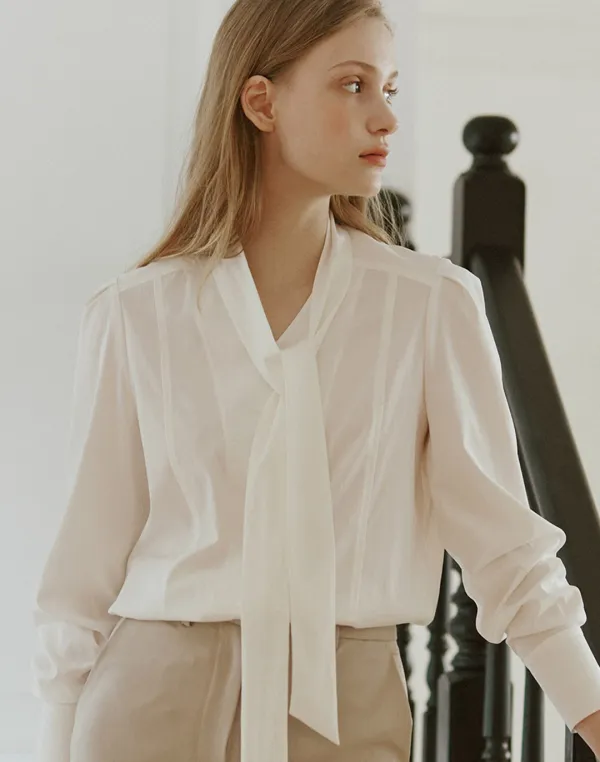 V-neck Tie Blouse - Off White