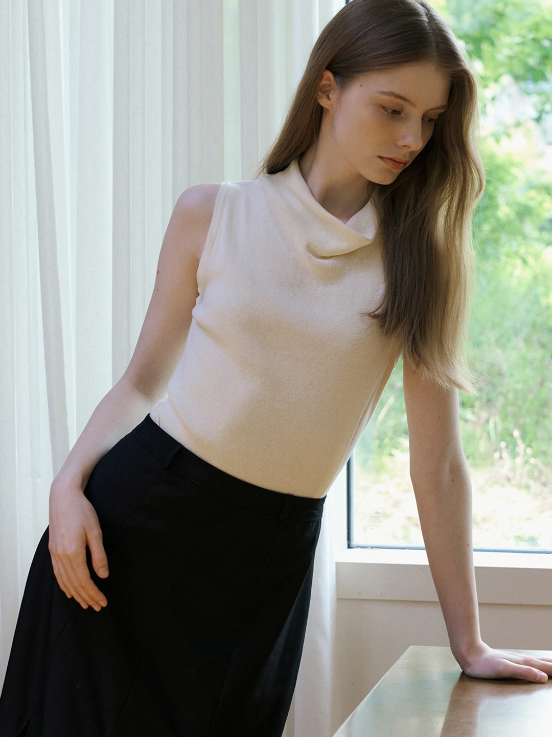 아워코모스 comos 1466 cotton drape neck sleeveless knit (cream) 상품 이미지 2