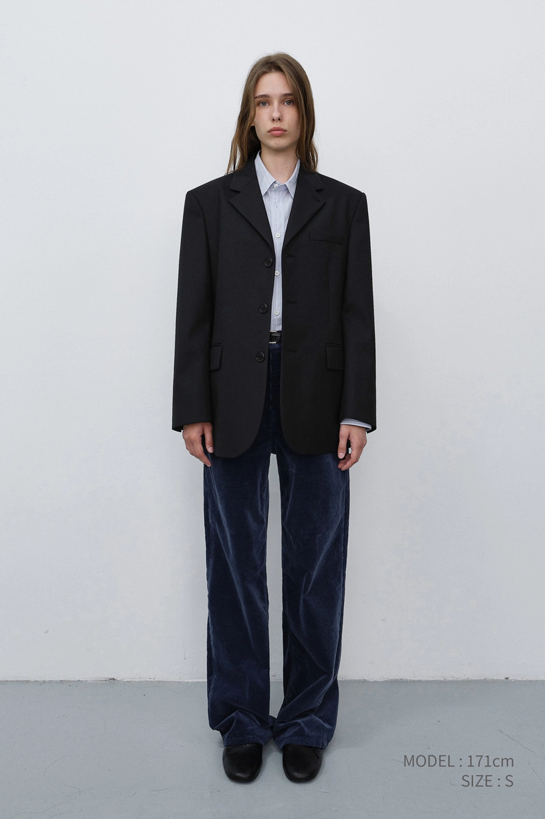 던스트 UNISEX CLASSIC 3 BUTTON WOOL BLAZER BLACK_UDJA6C106BK 상품 이미지 1
